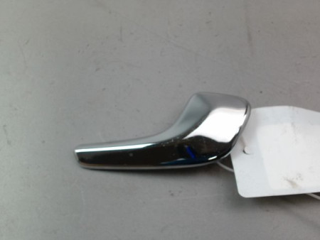 POIGNEE INTERIEURE PORTE AVANT DROIT OPEL CORSA IV Phase 2 (D) 2011-2015