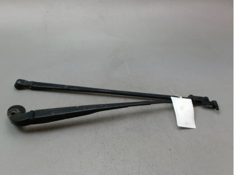 BRAS ESSUIE-GLACE AVANT TOYOTA VERSO-S