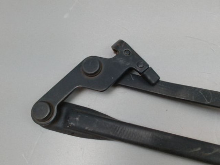 BRAS ESSUIE-GLACE AVANT TOYOTA YARIS II 2010-