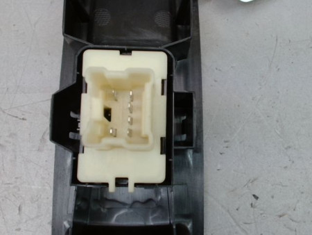 COMMANDE LEVE-GLACE PORTE AVD RENAULT ZOE