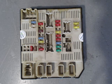 BOITE A FUSIBLES RENAULT LAGUNA III Phase 1 2007-2010