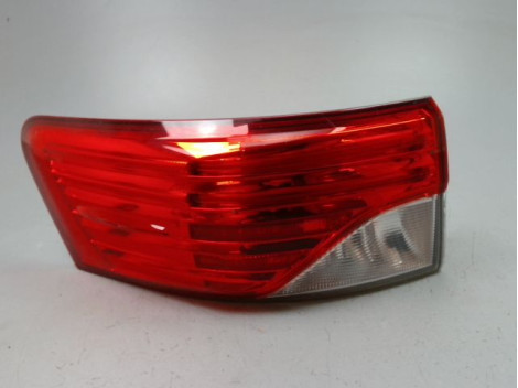 FEU ARRIERE GAUCHE  TOYOTA AVENSIS BREAK III Phase 2 2012-...