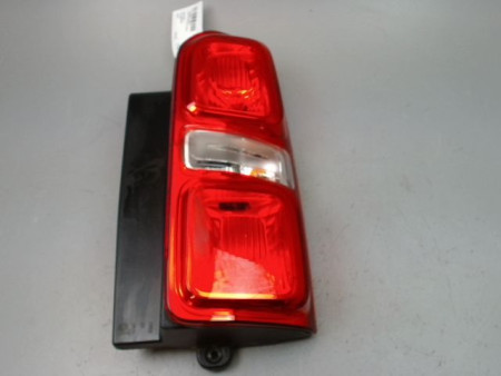 FEU ARRIERE DROIT CITROEN JUMPY VITRE 2004-