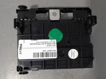 BOITE A FUSIBLES PEUGEOT 208