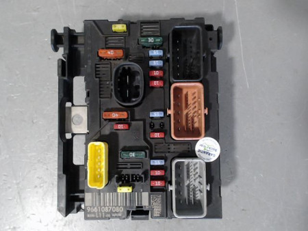 BOITE A FUSIBLES PEUGEOT 307 SW Phase 2 2005-2008