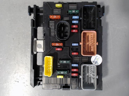 BOITE A FUSIBLES PEUGEOT 207 2006-2013