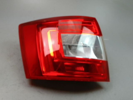 FEU ARRIERE GAUCHE  SKODA OCTAVIA COMBI 2000-