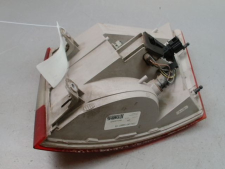 FEU ARRIERE GAUCHE  SKODA OCTAVIA COMBI 2000-