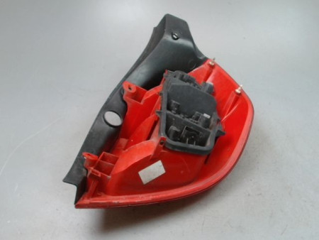 FEU ARRIERE GAUCHE  RENAULT CLIO III Phase 1 2005-2009