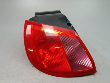 FEU ARRIERE GAUCHE  MITSUBISHI COLT