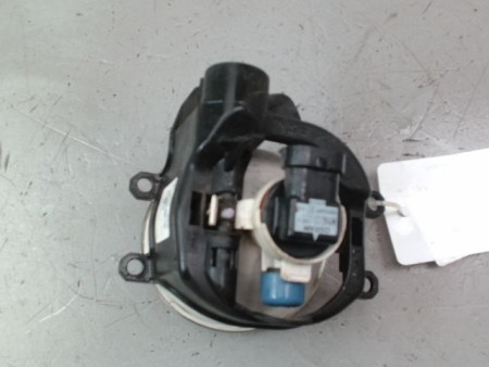 PHARE ANTIBROUILLARD AVANT GAUCHE TOYOTA AVENSIS BREAK III Phase 2 2012-...