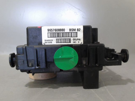 BOITE A FUSIBLES PEUGEOT 206 1998-2009