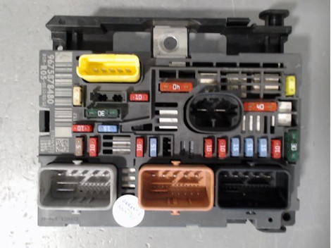 BOITE A FUSIBLES PEUGEOT 308 I Phase 1 2007-2011