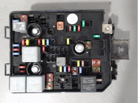 BOITE A FUSIBLES OPEL CORSA 2010-