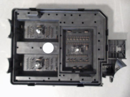 BOITE A FUSIBLES OPEL CORSA 2010-