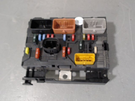 BOITE A FUSIBLES CITROEN C3 PLURIEL CABRIO 2P I Phase 2 2008-2010