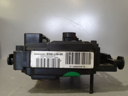 BOITE A FUSIBLES CITROEN C4 I Phase 1 2004-2008