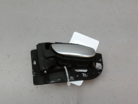 POIGNEE INTERIEURE PORTE AVANT GAUCHE PEUGEOT 206 + 2009-2013