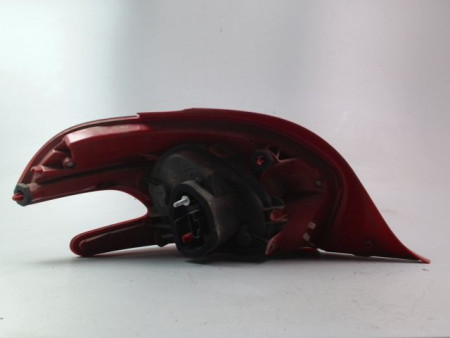 FEU ARRIERE DROIT PEUGEOT 208