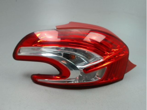 FEU ARRIERE GAUCHE  PEUGEOT 208