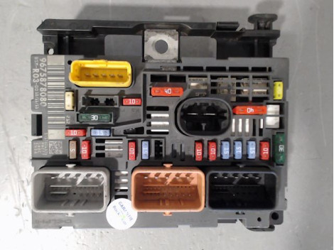 BOITE A FUSIBLES PEUGEOT EXPERT VITRE 2004-