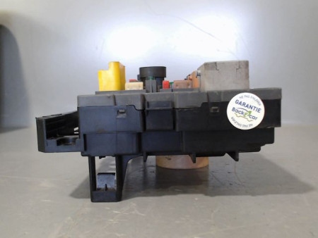 BOITE A FUSIBLES PEUGEOT EXPERT VITRE 2004-