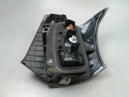 FEU ARRIERE GAUCHE  TOYOTA IQ 2008-