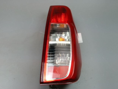 FEU ARRIERE DROIT NISSAN NAVARA KING-CAB