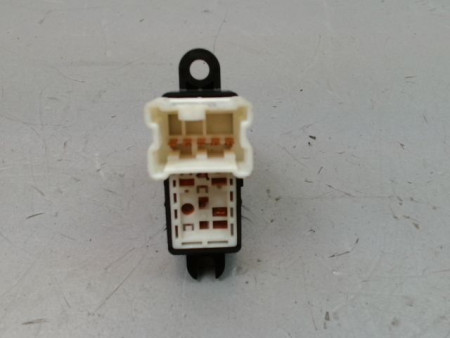 COMMANDE LEVE-GLACE PORTE AVD NISSAN MICRA 2009-