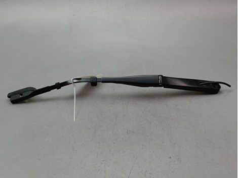 BRAS ESSUIE-GLACE AVANT DROIT PEUGEOT 308 SW 2008-