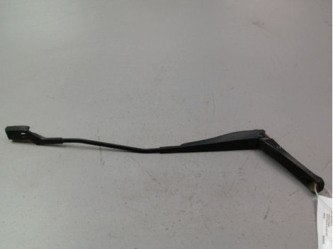 BRAS ESSUIE-GLACE AVANT DROIT FIAT 500 2007-