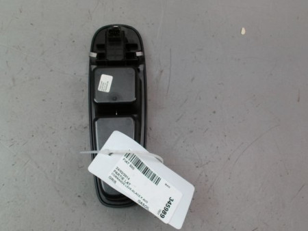 COMMANDE LEVE-GLACE PORTE AVD FIAT 500