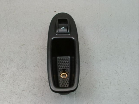 COMMANDE LEVE-GLACE PORTE ARD FIAT 500