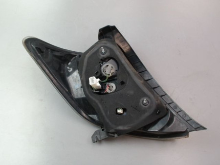 FEU ARRIERE DROIT TOYOTA YARIS 2005-