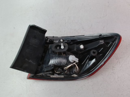 FEU ARRIERE GAUCHE  RENAULT CLIO