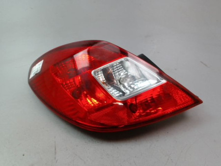 FEU ARRIERE GAUCHE  OPEL CORSA IV Phase 2 (D) 2011-2015
