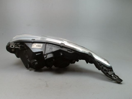 PHARE DROIT PEUGEOT 208