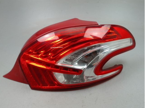 FEU ARRIERE DROIT PEUGEOT 208