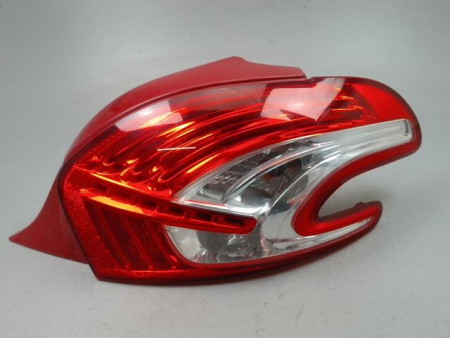 FEU ARRIERE DROIT PEUGEOT 208