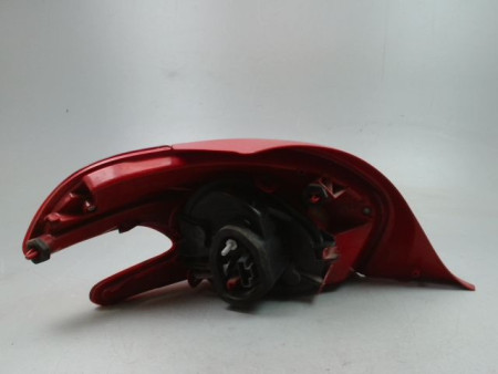 FEU ARRIERE DROIT PEUGEOT 208