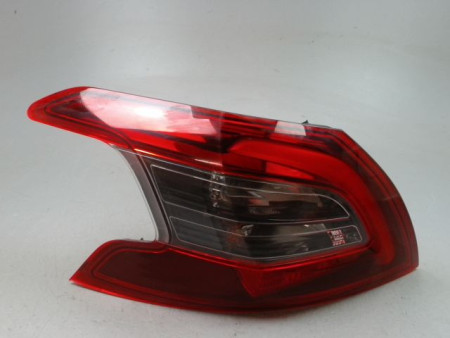 FEU ARRIERE GAUCHE  PEUGEOT 308 2011-