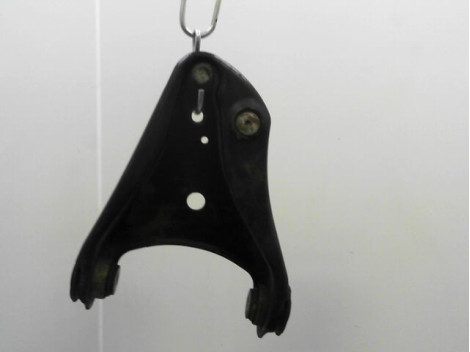 TRIANGLE INFERIEUR AVANT DROIT RENAULT CLIO