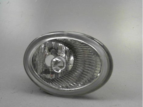 PHARE ANTIBROUILLARD AVANT DROIT TOYOTA AVENSIS