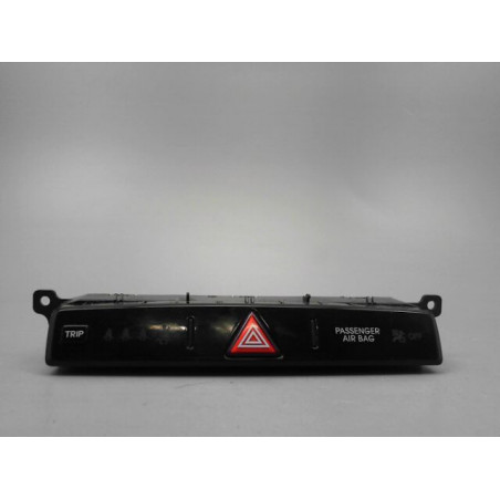 BOUTON DE WARNING HYUNDAI I20 2013