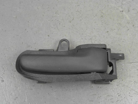 POIGNEE INTERIEURE PORTE AVANT DROIT PEUGEOT 107 2011