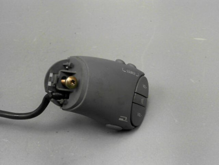 COMMANDE AUTORADIO RENAULT TWINGO 2004