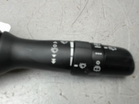 COMMANDE ESSUIE GLACE TOYOTA AURIS 2011