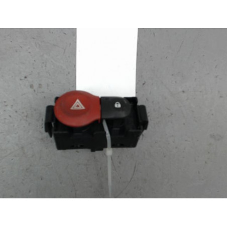 BOUTON DE WARNING RENAULT CLIO III Phase 2 2009-...