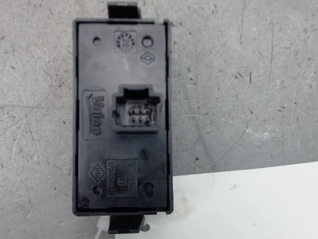 BOUTON DE WARNING NISSAN NV250