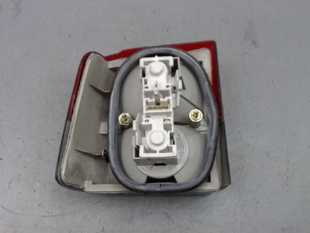 FEU ARRIERE DROIT PEUGEOT 405 BREAK Phase 2 1992-1996